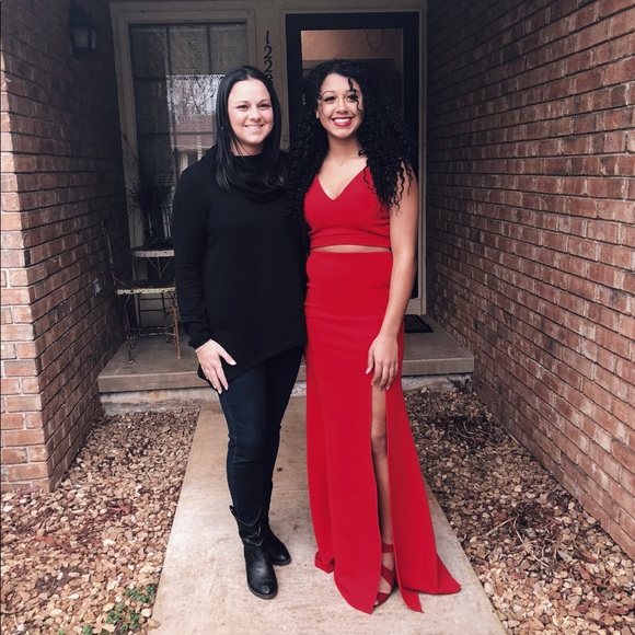 Prom dress - Picture 1 of 3